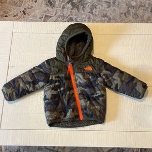 The North Face - Infant Reversible Mount Chimbo Full Zip Hooded Jacket